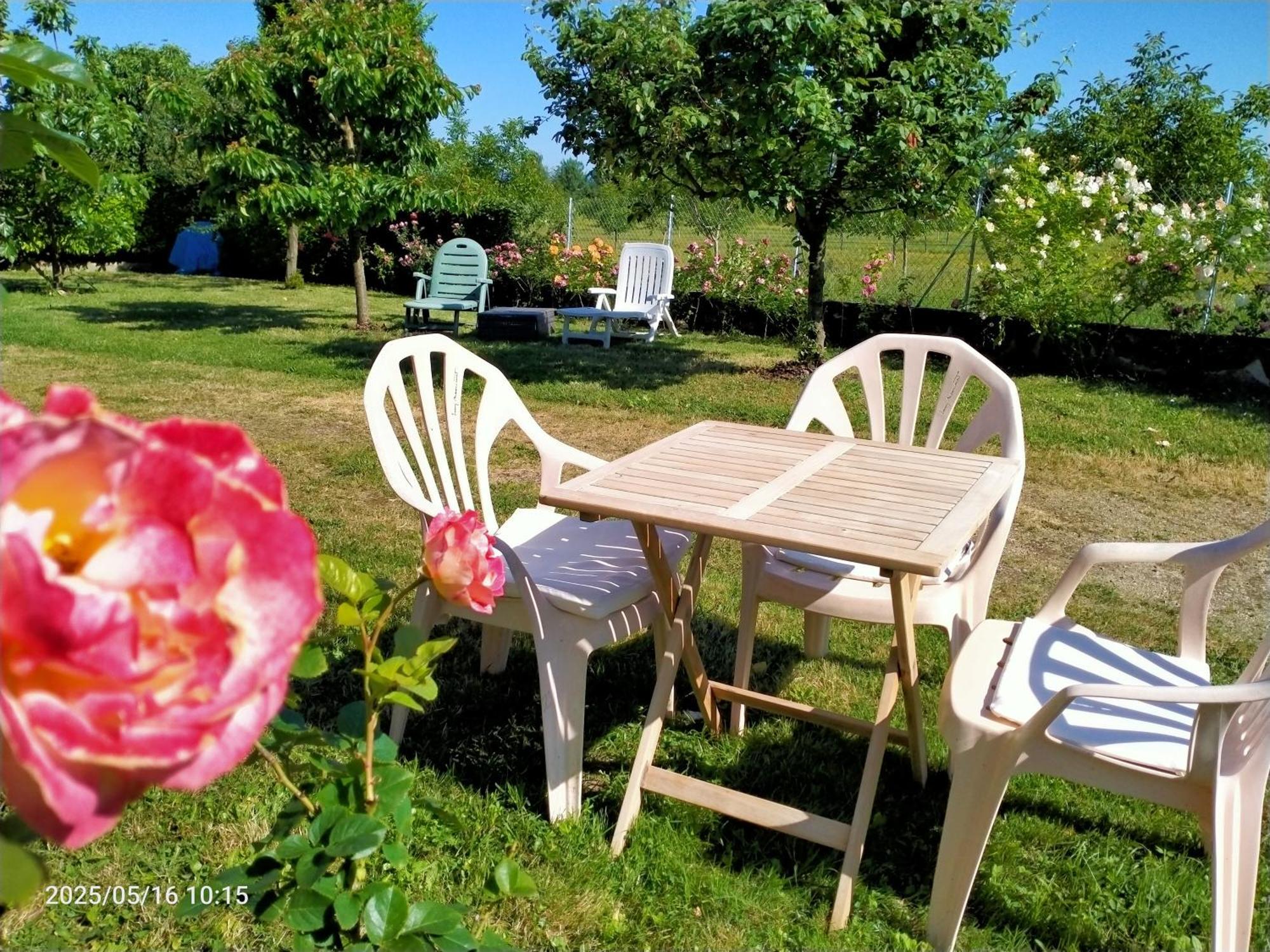 Chambres D'Hotes & Studio L'Hosting Noix Hostun Exterior foto